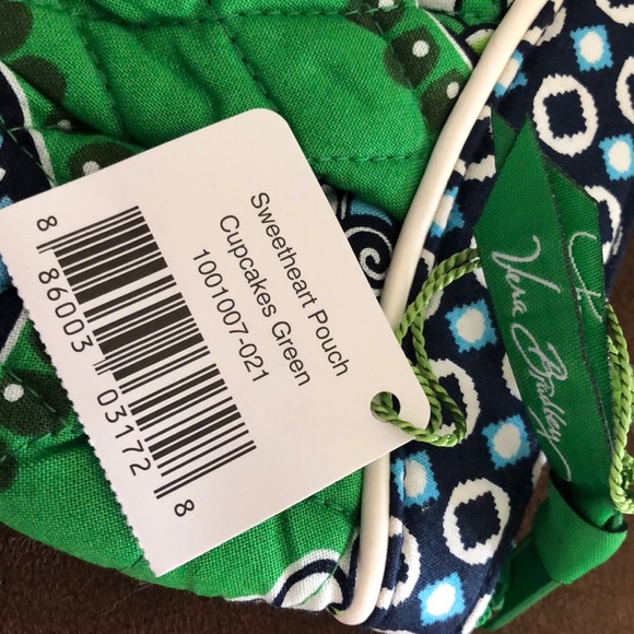 Vera Bradley Sweetheart Pouch cupcakes green - Picture 4 of 4